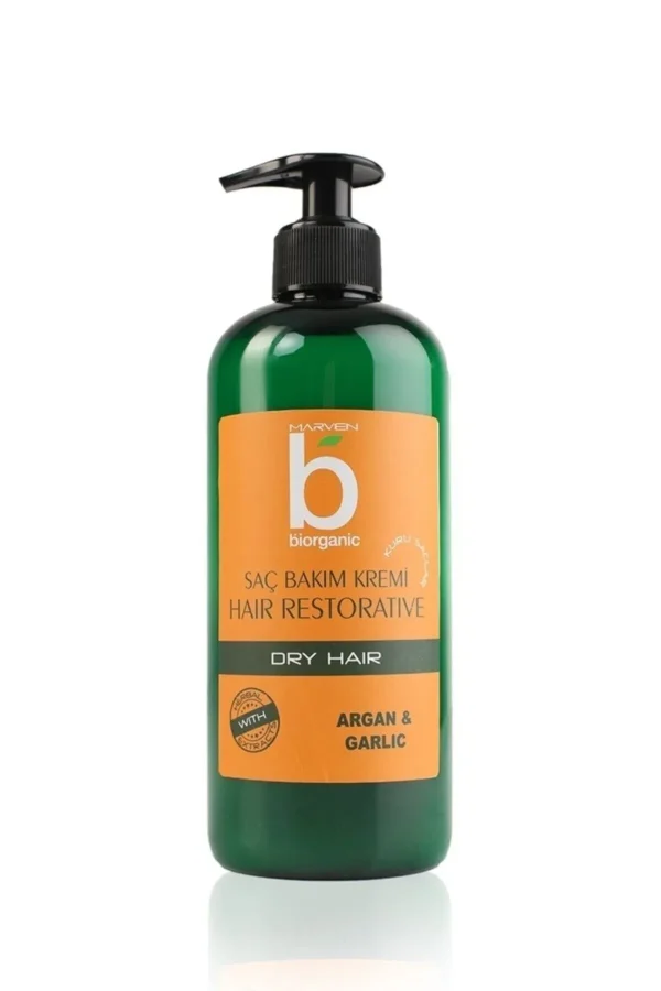 Biorganic Kuru Saçlar Krem 500 Ml Biorganik saç bakım kürü saçın beslenmesine yardımcı olur Argan  içermektedir zengin formülasyonu saçlara parlaklık verir canlı ve hacimli görünmesini destekler zayıf,ince telli,yıpranmış,permalı,kuru,boyalı,röfleli ve işlem görmüş saçlar için hazırlanmış biorganic saç bakım kürüdür deniz ve havuz suyundaki kimyasal bileşenlerin yıpratıcı tuz etkilerine karşı saç yapısını doğal olarak korumaya yardımcı olur KULLANIMI saçınızı şampuanlayıp duruladıktan sonra saç kremini saça masaj yaparak uygulanır 3-5 dk dakika bekletildikten sonra bol su ile durulanır